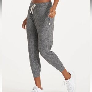 Vuori heather grey dreamknit joggers - Size M - New with tags